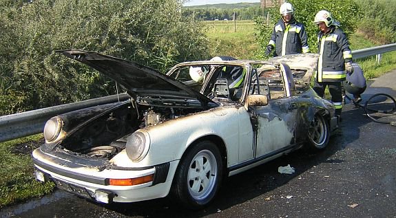 Szekesfehervar Mjv Egeszseg Teljesen Kiegett Egy Porsche 911 Az M7 Es Autopalyan